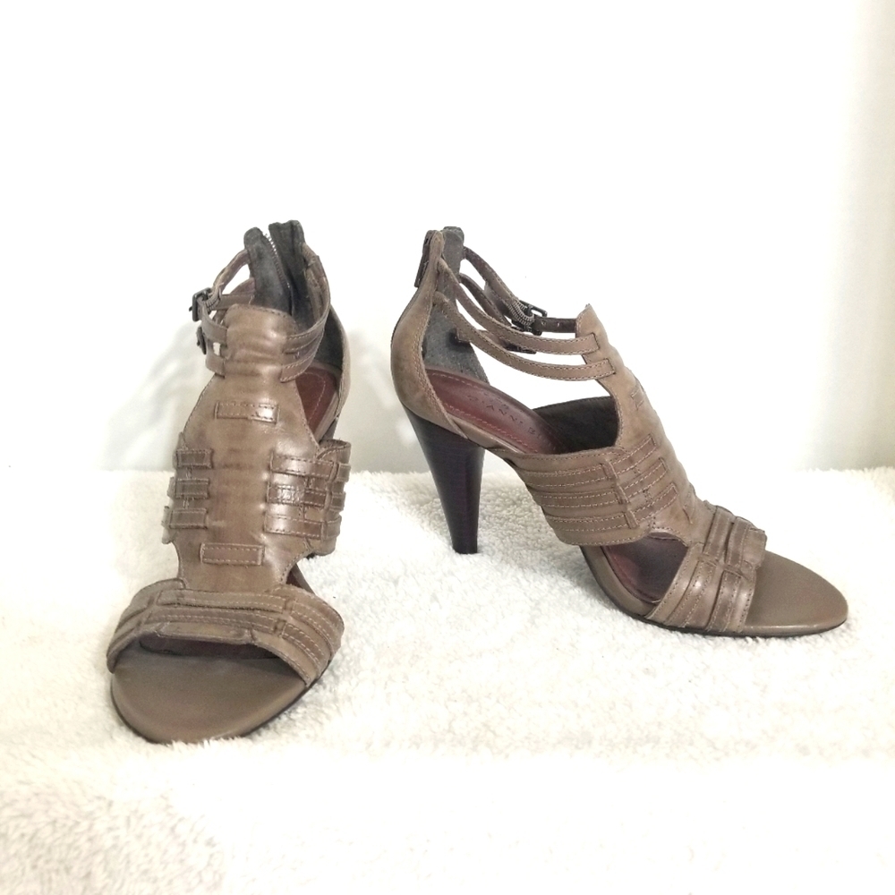 Gianni Bini leather heels